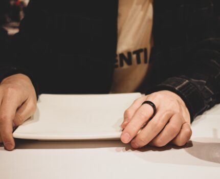 Obrączki karbonowe, czyli obrączki ślubne stworzone z włókna węglowego